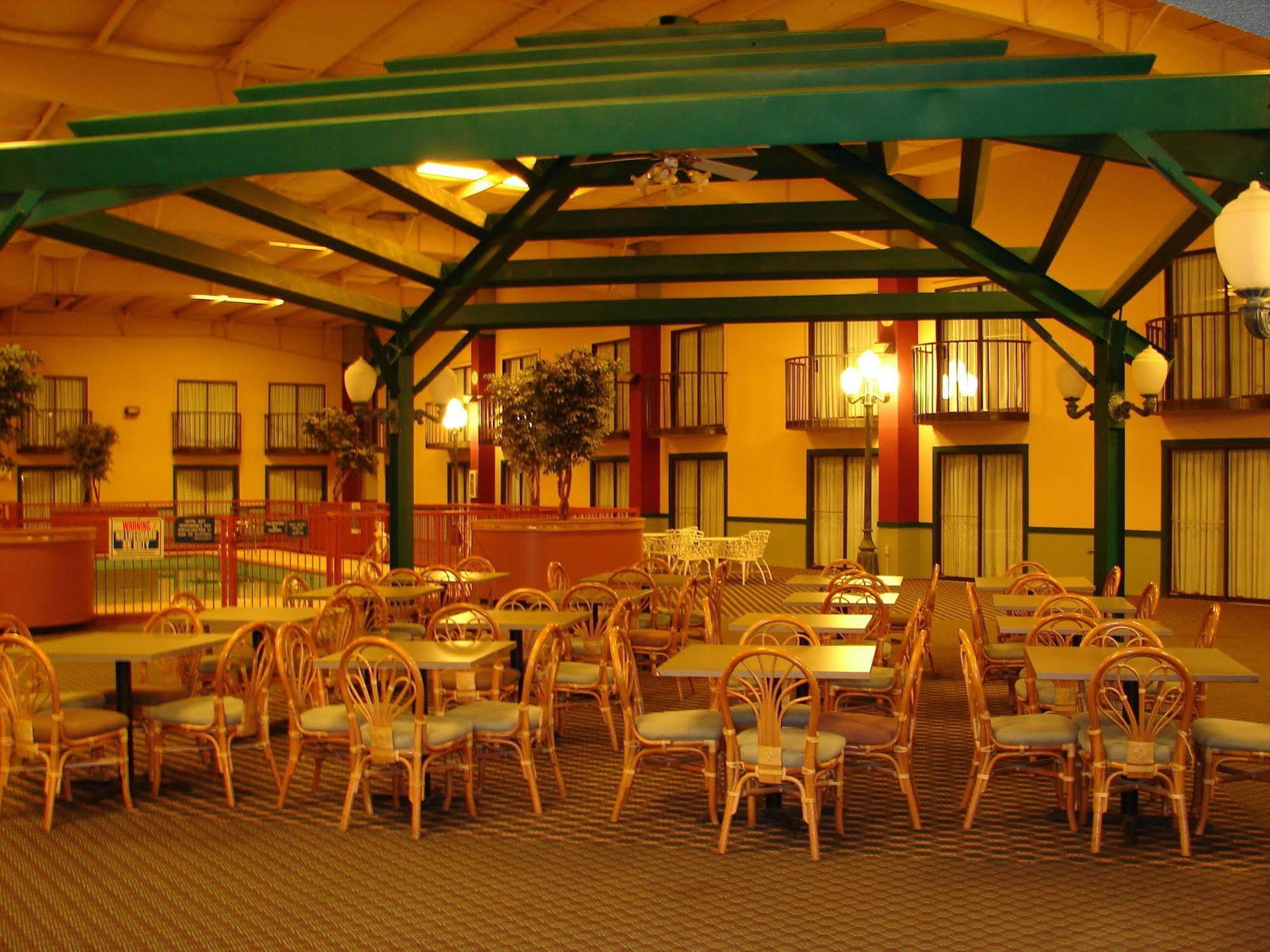 Regency Inn & Suites Алтус Экстерьер фото